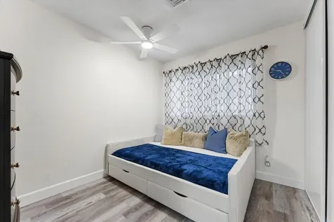 6515 SW 8th Place North Lauderdale FL 33068