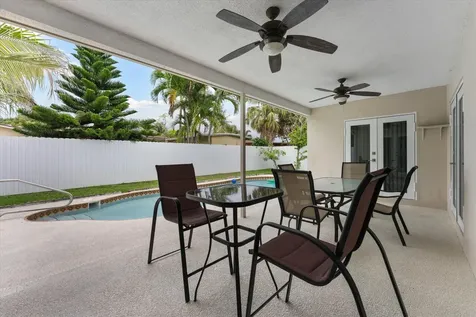 6515 SW 8th Place North Lauderdale FL 33068