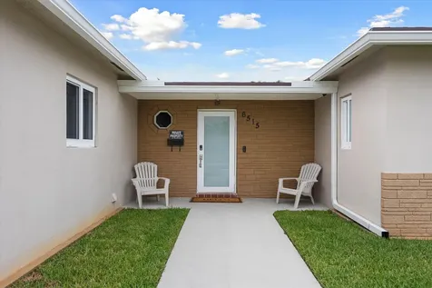 6515 SW 8th Place North Lauderdale FL 33068