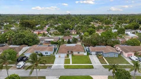 6515 SW 8th Place North Lauderdale FL 33068