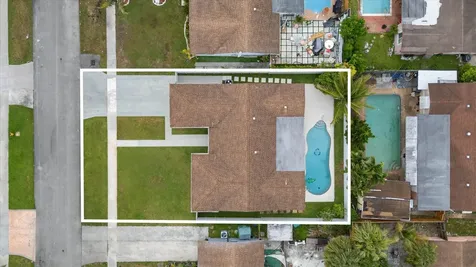 6515 SW 8th Place North Lauderdale FL 33068
