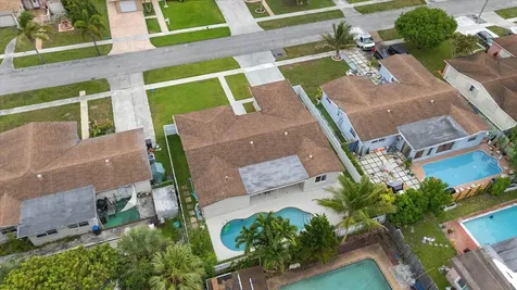 6515 SW 8th Place North Lauderdale FL 33068