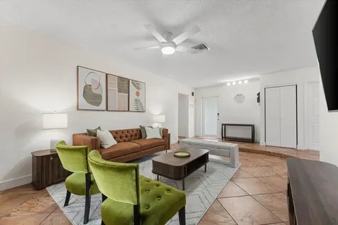 6515 SW 8th Place North Lauderdale FL 33068