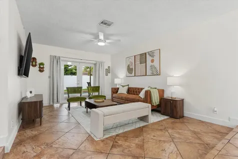 6515 SW 8th Place North Lauderdale FL 33068
