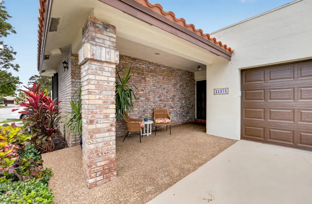 21375 Sonesta Way Boca Raton FL 33433