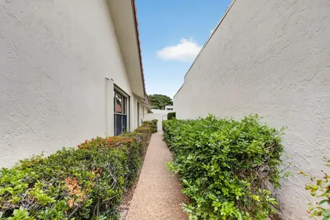 21375 Sonesta Way Boca Raton FL 33433