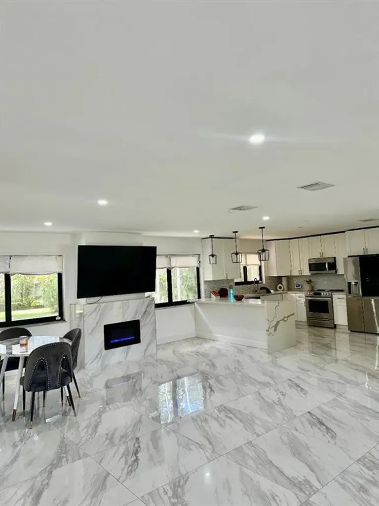 4190 SW 4th Street Plantation FL 33317