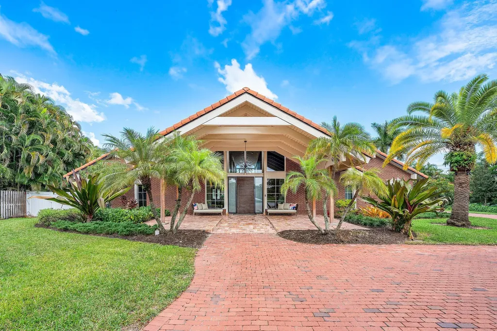 6641 Giralda Circle Boca Raton FL 33433