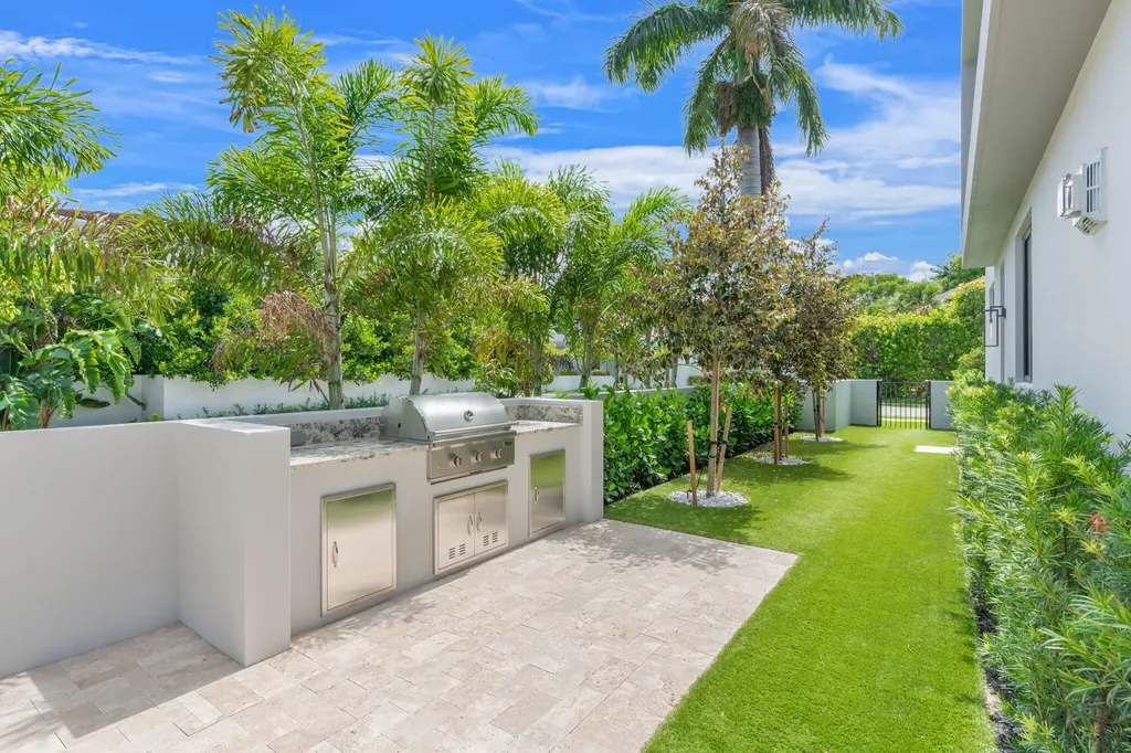 301 NE 7th Avenue Delray Beach FL 33483