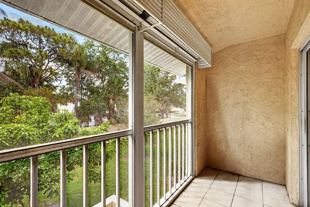 1548 SE Royal Green Circle Port St Lucie FL 34952