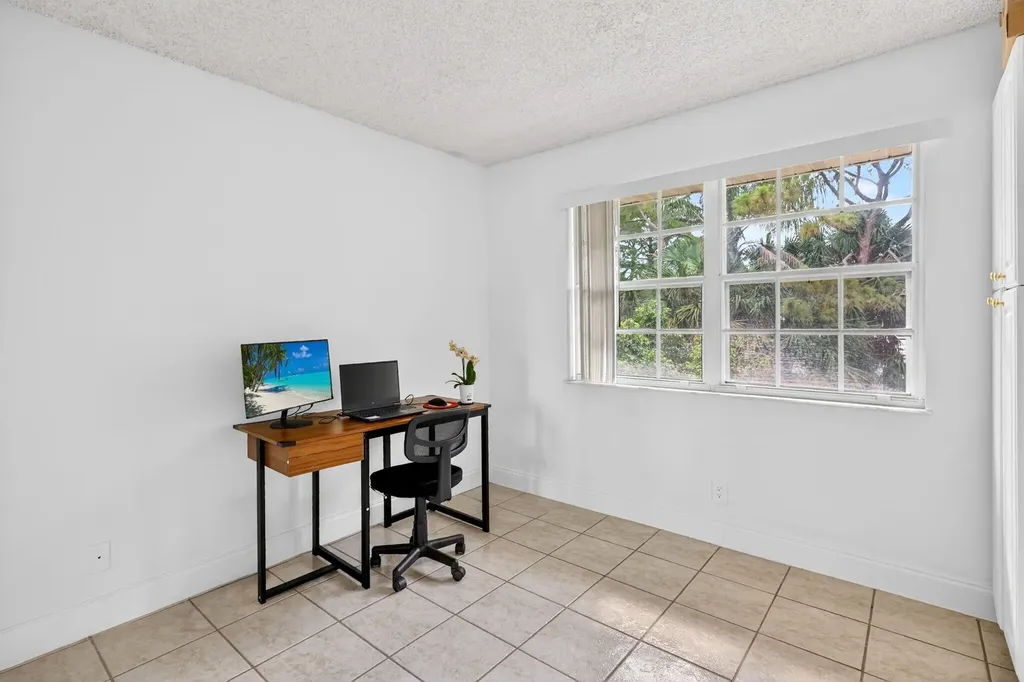 1548 SE Royal Green Circle Port St Lucie FL 34952