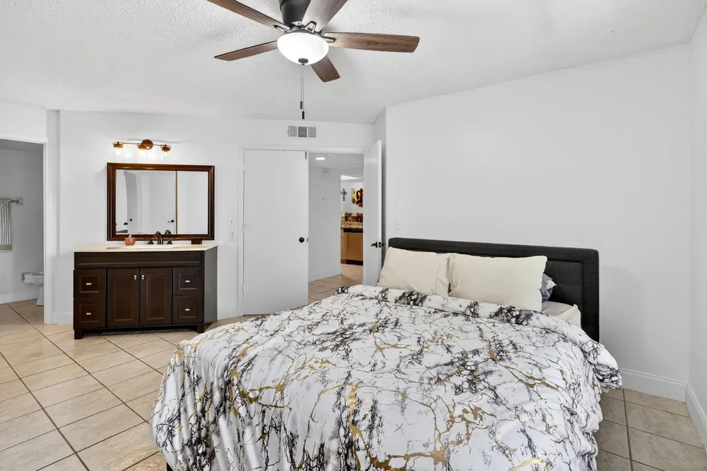 1548 SE Royal Green Circle Port St Lucie FL 34952