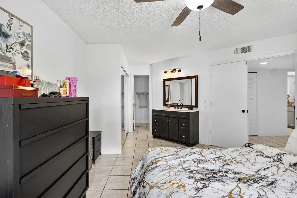 1548 SE Royal Green Circle Port St Lucie FL 34952