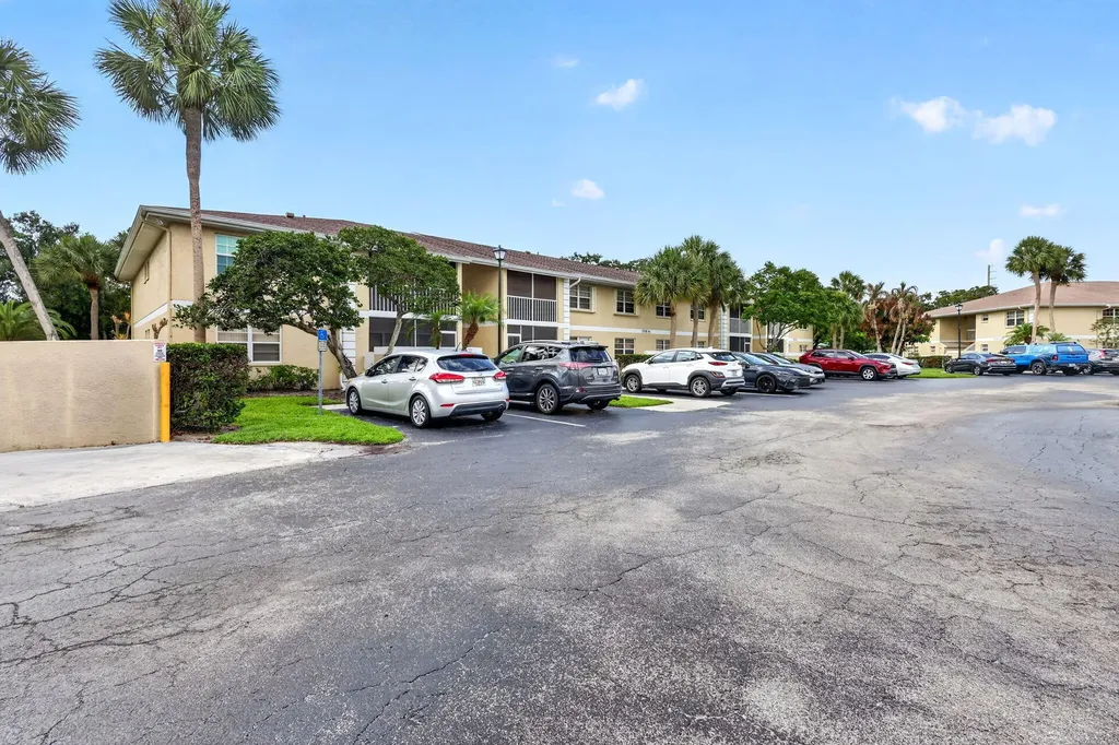 1548 SE Royal Green Circle Port St Lucie FL 34952