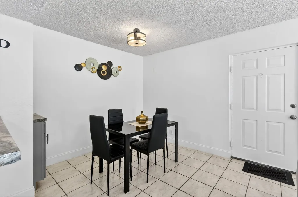 1548 SE Royal Green Circle Port St Lucie FL 34952