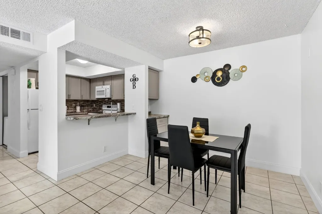 1548 SE Royal Green Circle Port St Lucie FL 34952