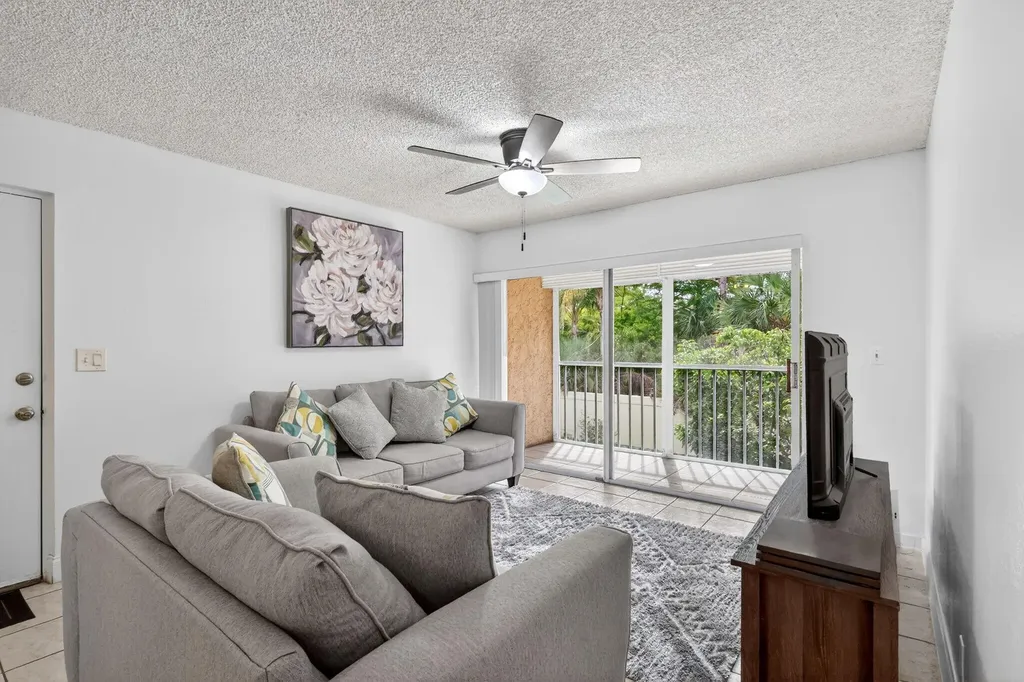 1548 SE Royal Green Circle Port St Lucie FL 34952