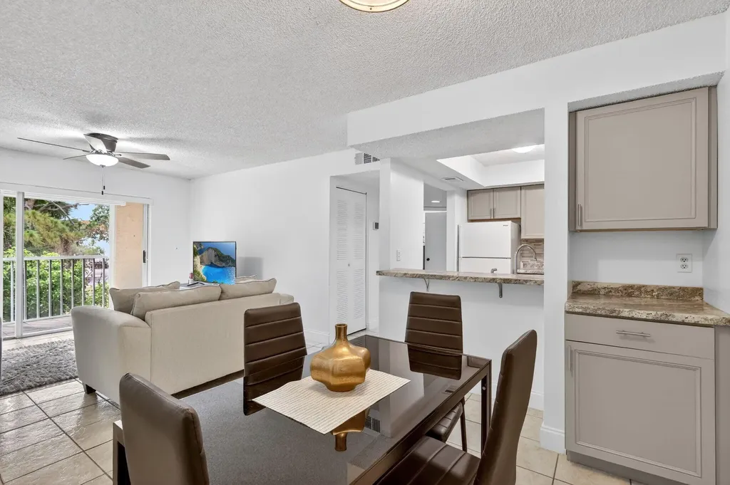 1548 SE Royal Green Circle Port St Lucie FL 34952