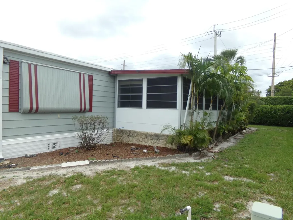 57006 Antilles Boynton Beach FL 33436
