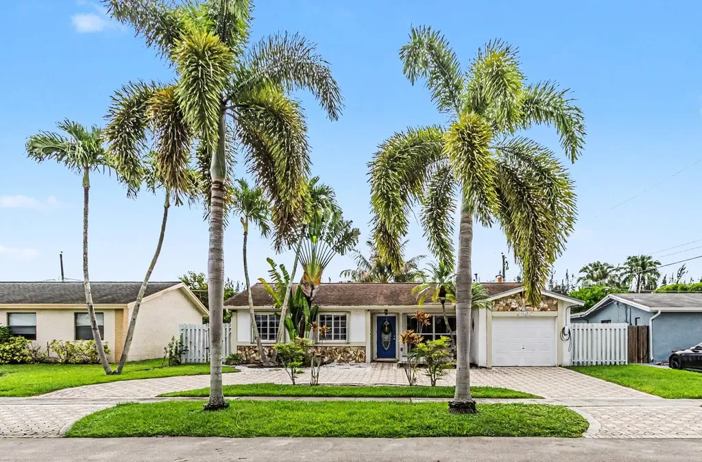 4560 NW 113th Terrace Sunrise FL 33323