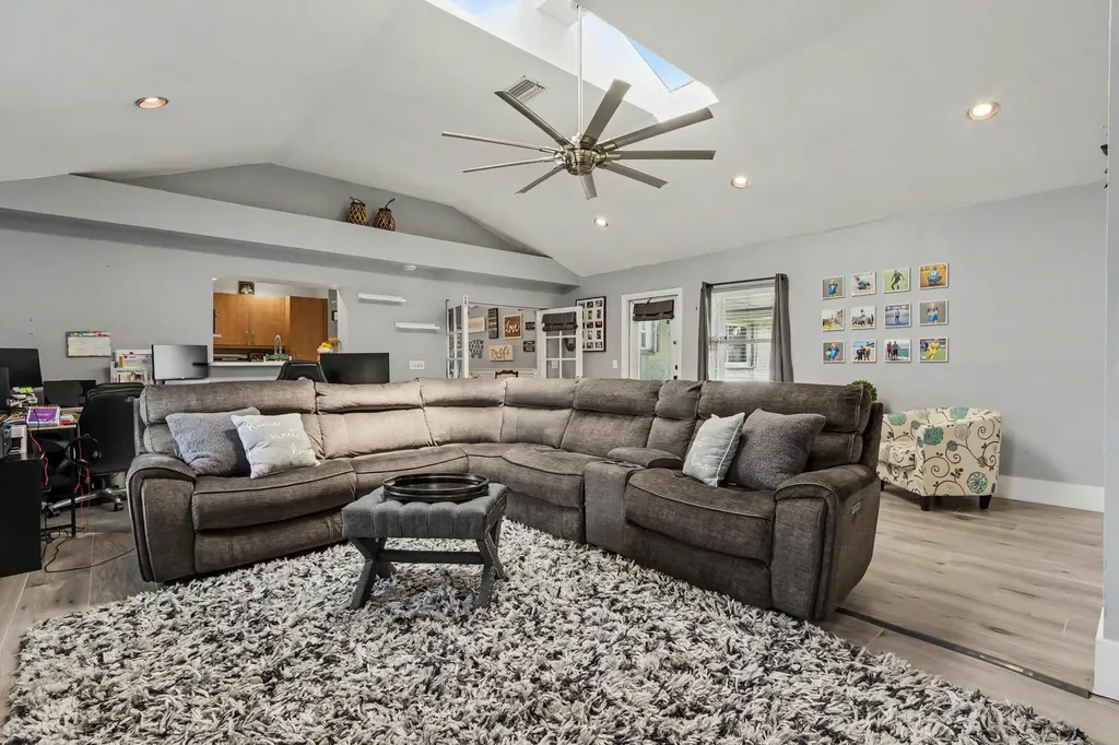 4560 NW 113th Terrace Sunrise FL 33323