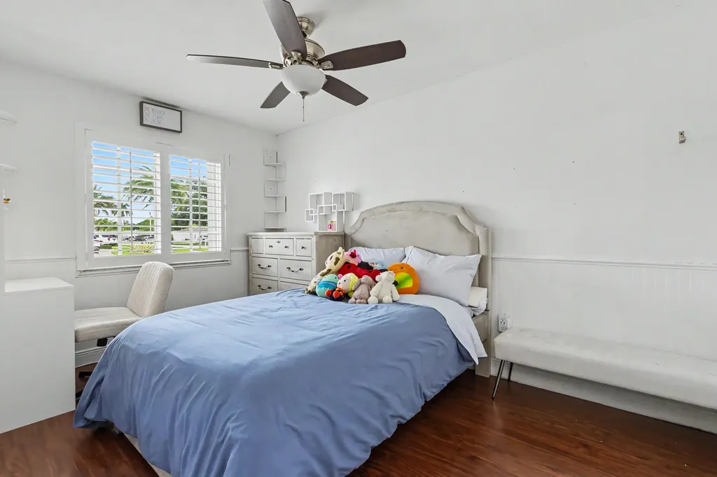 4560 NW 113th Terrace Sunrise FL 33323