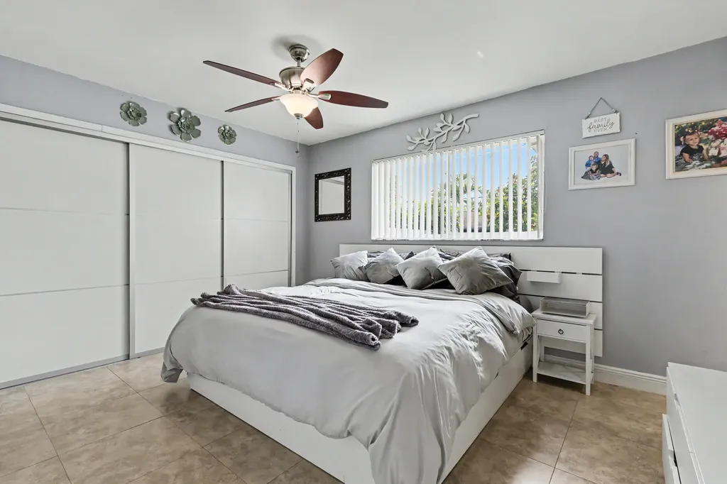 4560 NW 113th Terrace Sunrise FL 33323