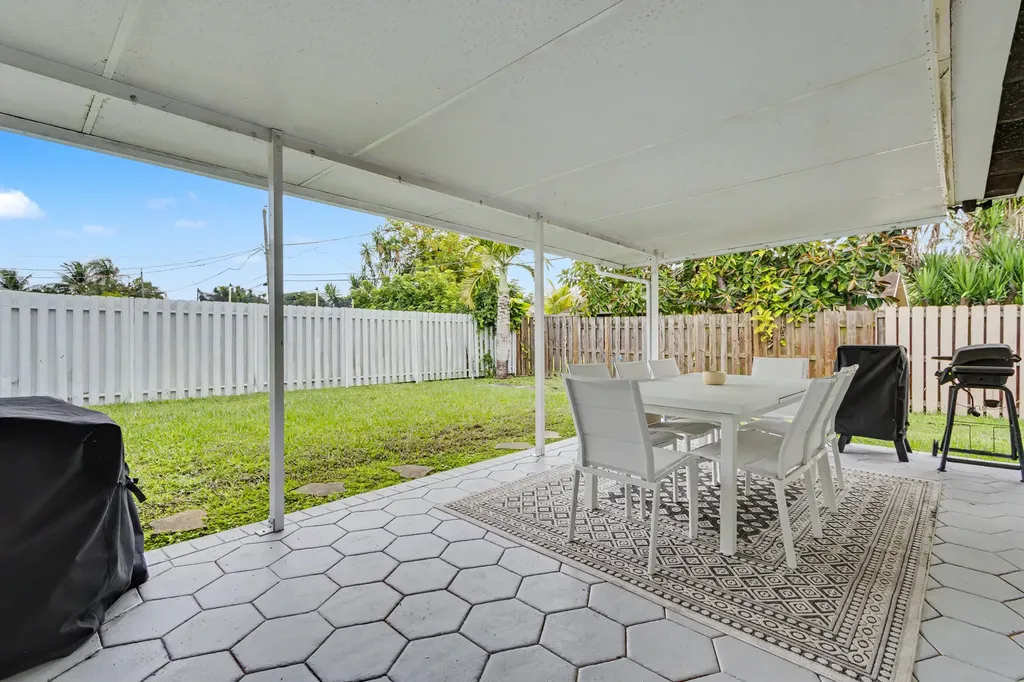 4560 NW 113th Terrace Sunrise FL 33323