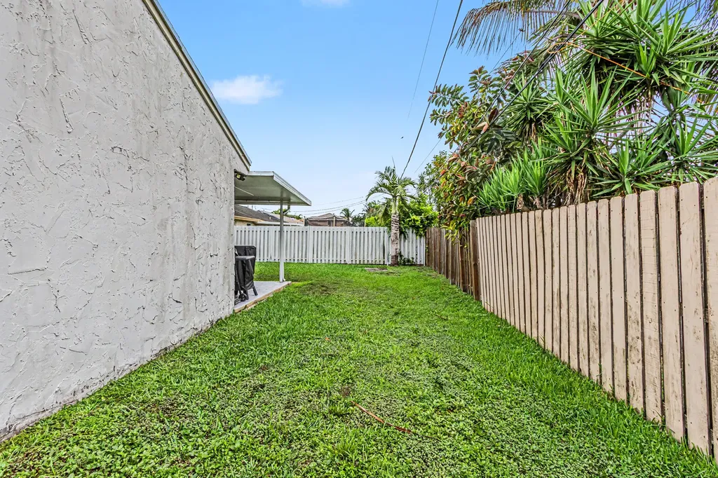 4560 NW 113th Terrace Sunrise FL 33323