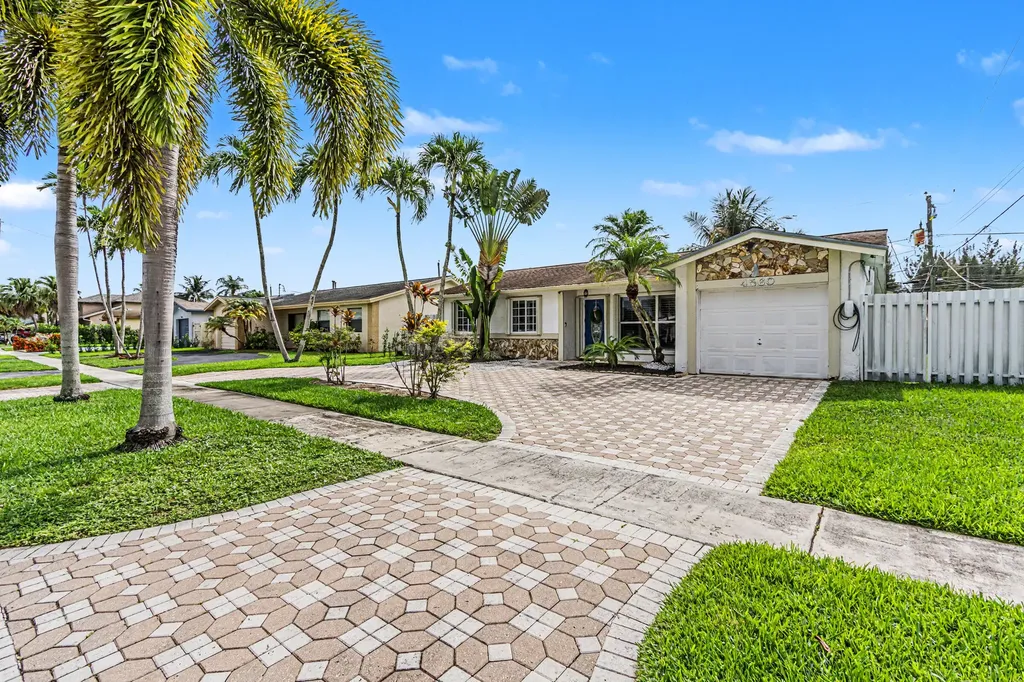 4560 NW 113th Terrace Sunrise FL 33323