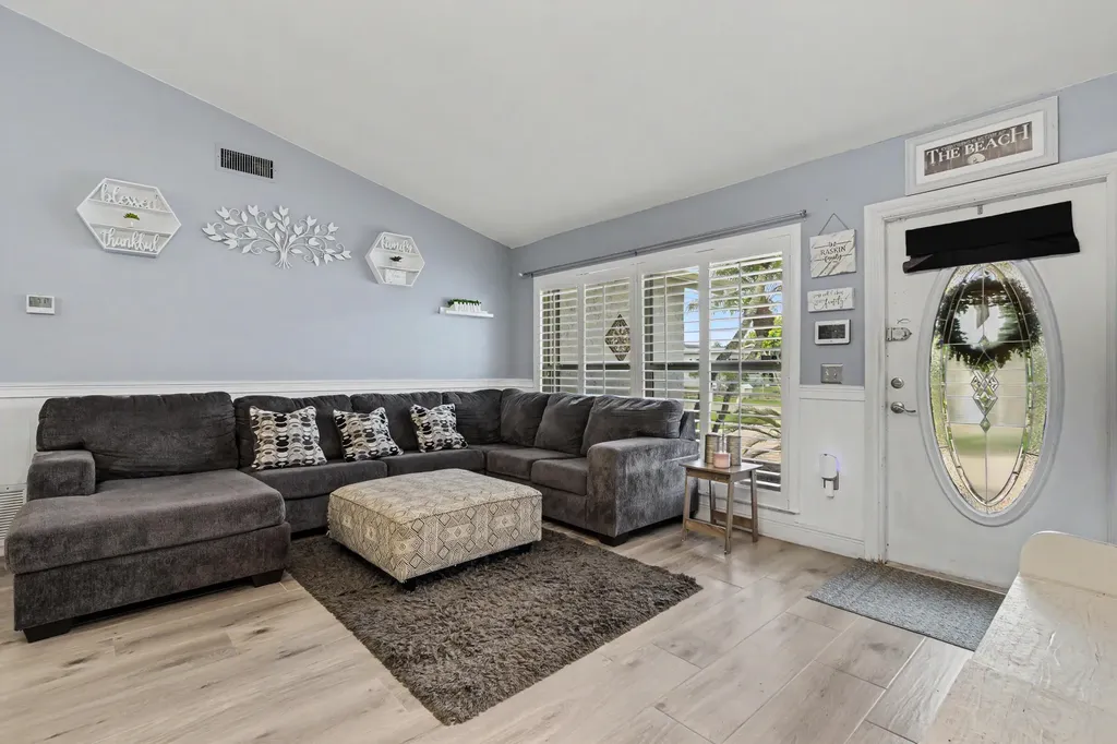 4560 NW 113th Terrace Sunrise FL 33323