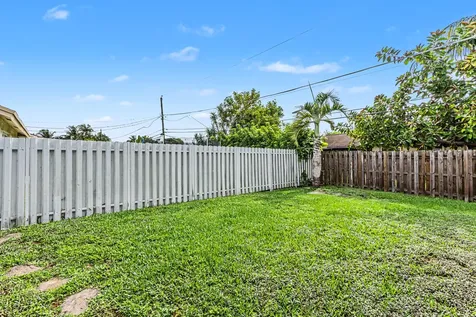 4560 NW 113th Terrace Sunrise FL 33323
