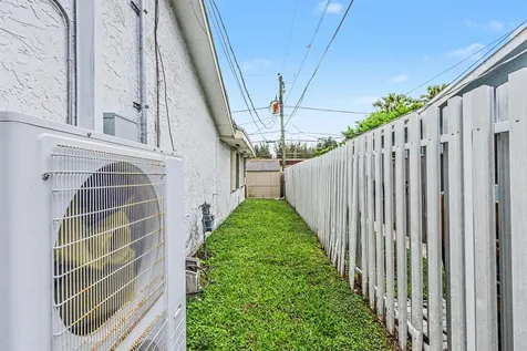 4560 NW 113th Terrace Sunrise FL 33323