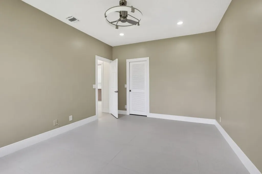 8030 Woodsmuir Drive Palm Beach Gardens FL 33412