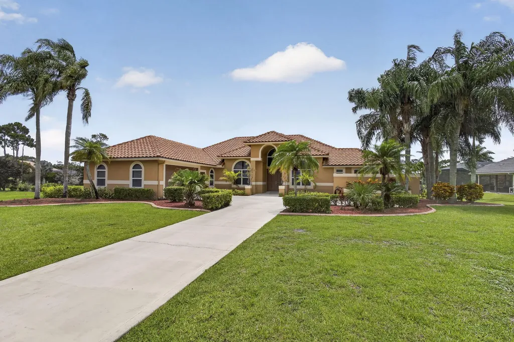 8030 Woodsmuir Drive Palm Beach Gardens FL 33412