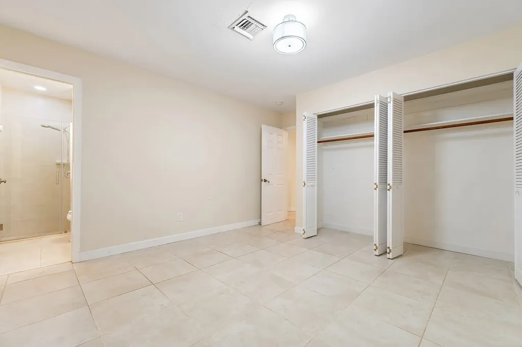678 Riverside Drive Palm Beach Gardens FL 33410