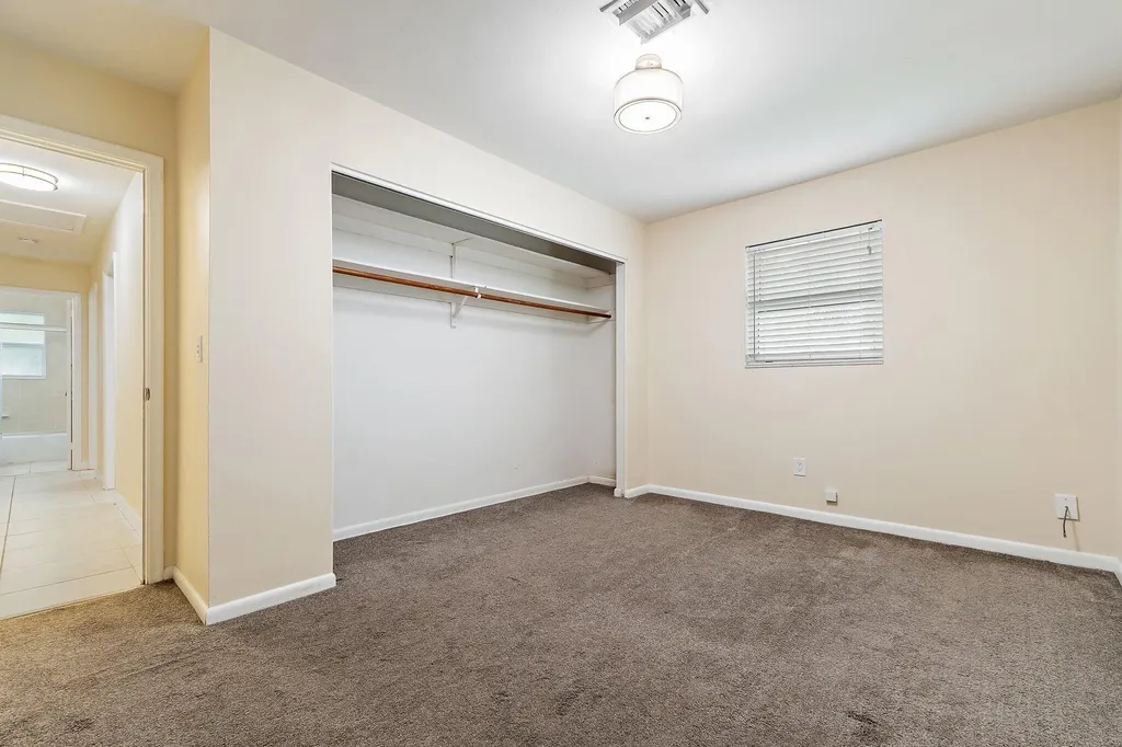 678 Riverside Drive Palm Beach Gardens FL 33410