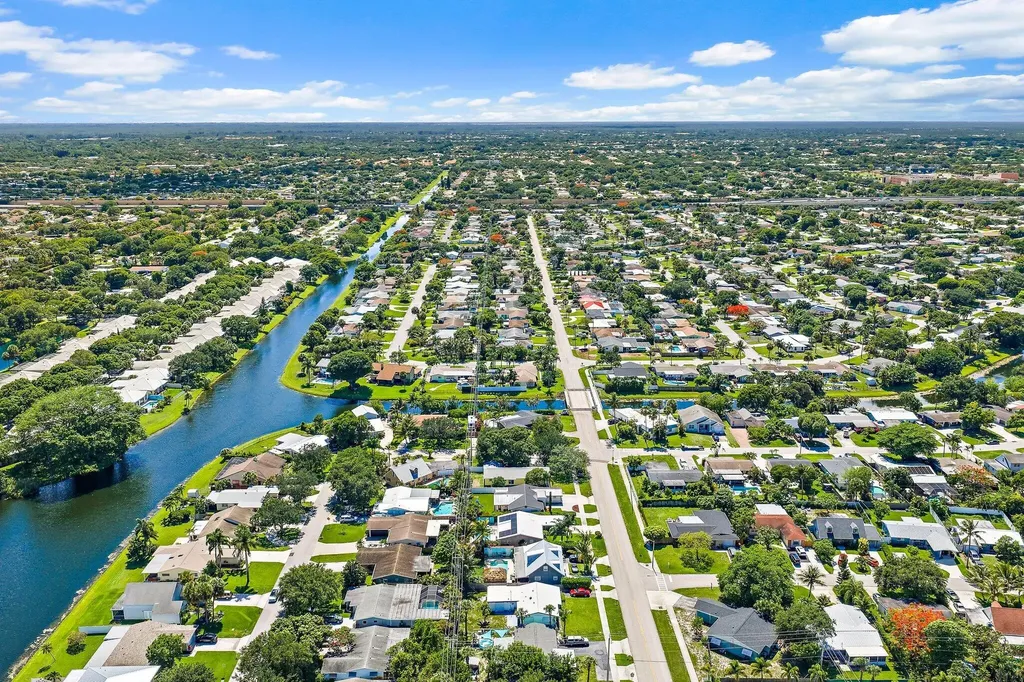 678 Riverside Drive Palm Beach Gardens FL 33410