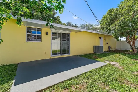 678 Riverside Drive Palm Beach Gardens FL 33410