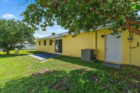678 Riverside Drive Palm Beach Gardens FL 33410
