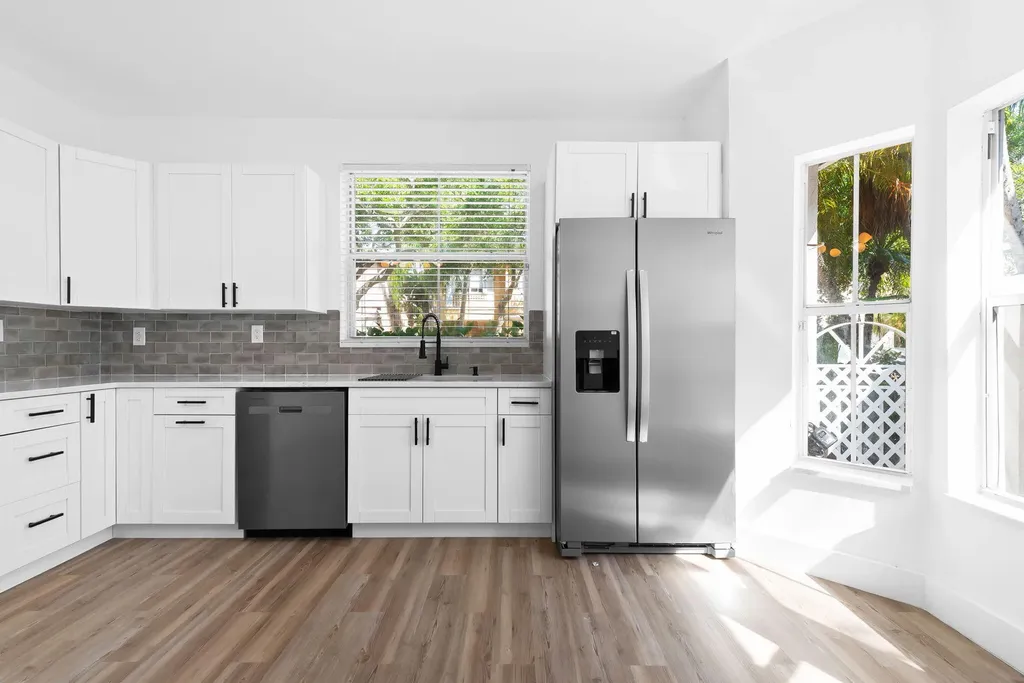 1551 Seagrape Way Hollywood FL 33019