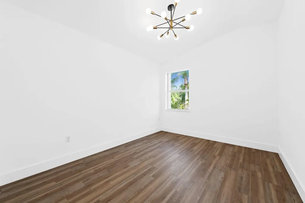 1551 Seagrape Way Hollywood FL 33019