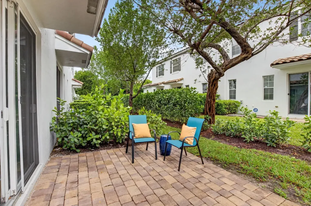 485 Graham Place Boynton Beach FL 33435