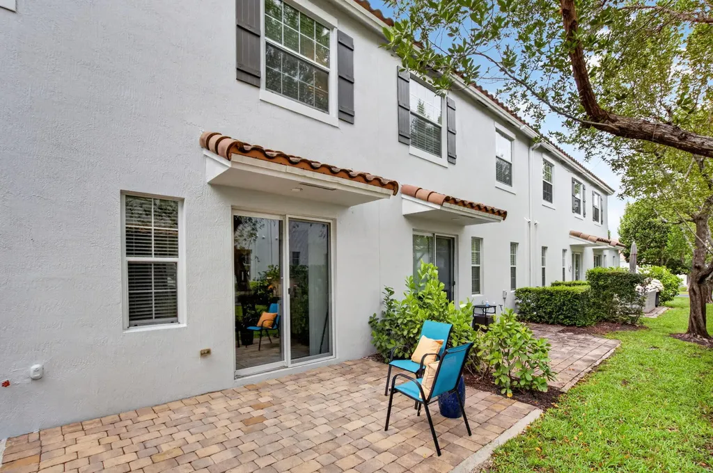 485 Graham Place Boynton Beach FL 33435