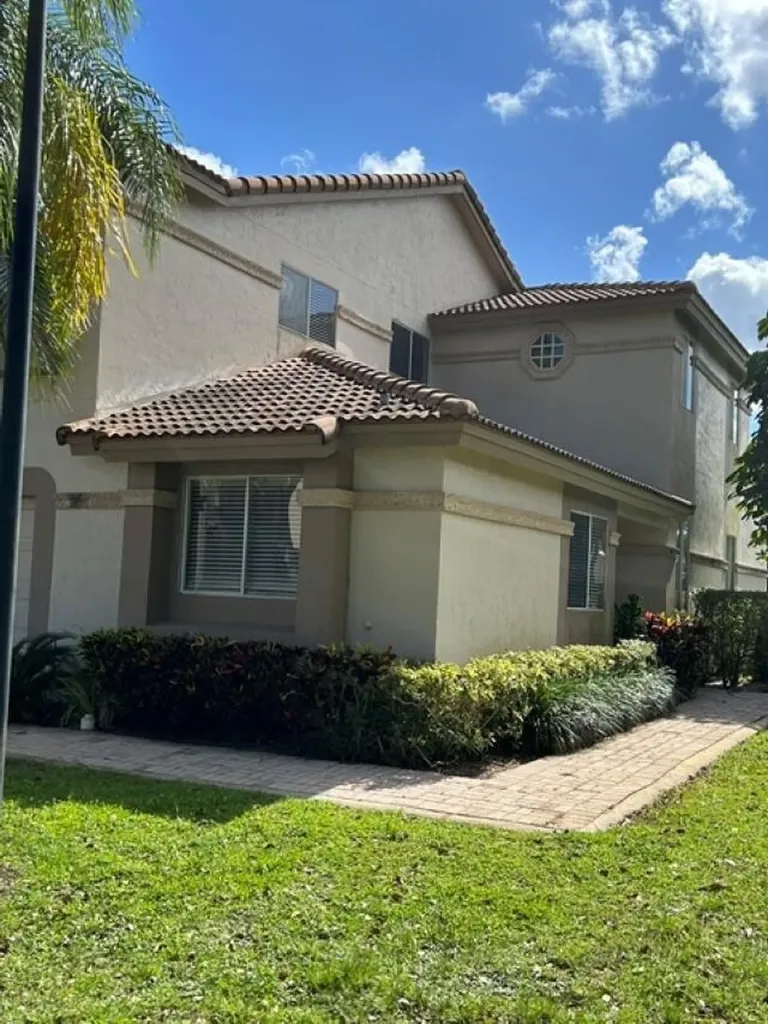 6754 Via Regina Boca Raton FL 33433