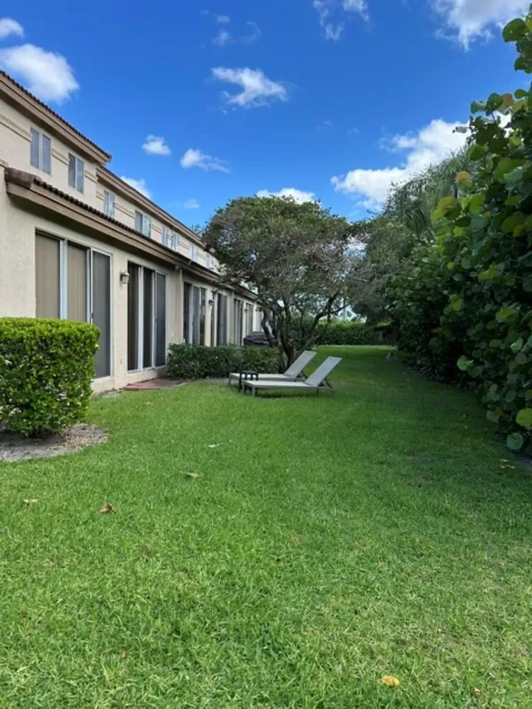 6754 Via Regina Boca Raton FL 33433