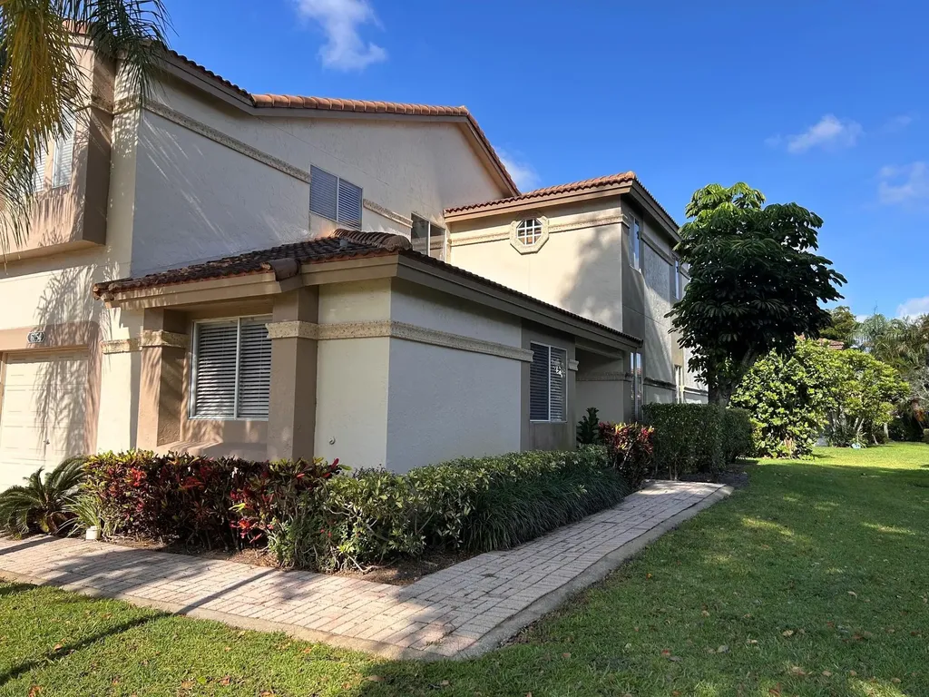 6754 Via Regina Boca Raton FL 33433
