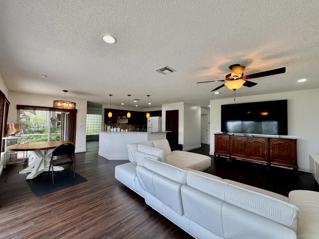 5313 NW 118th Avenue Coral Springs FL 33076