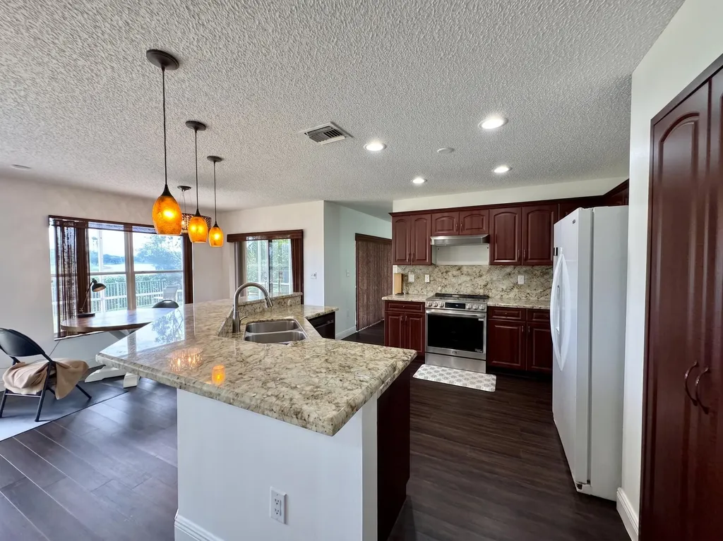 5313 NW 118th Avenue Coral Springs FL 33076