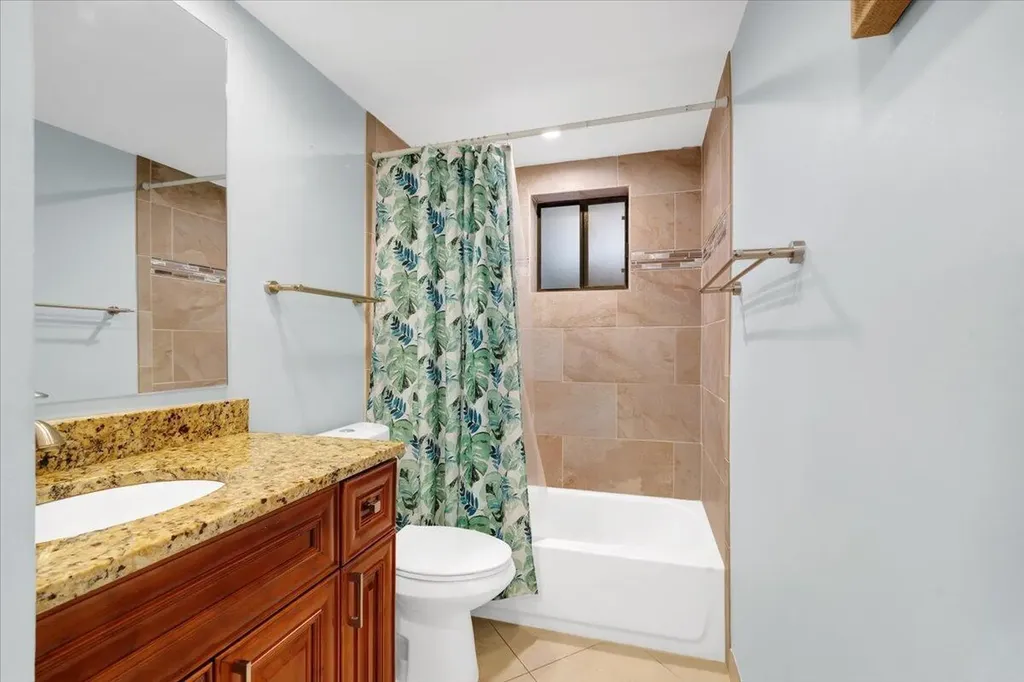 5190 Las Verdes Circle Delray Beach FL 33484